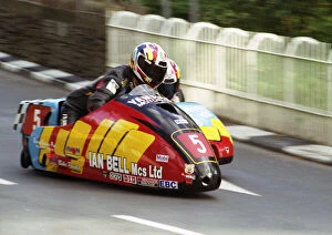 Craig Hallam Gallery: Geoff Bell & Craig Hallam (Windle Yamaha) 1996 Sidecar TT