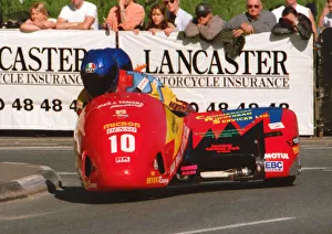 Geoff Bell Gallery: Geoff Bell & Les Farrington (Bell Yamaha) 1999 Sidecar TT