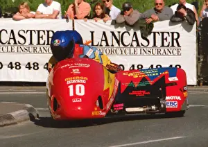 Geoff Bell & Les Farrington (Bell Yamaha) 1999 Sidecar TT