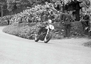 Images Dated 1st August 2016: Geoff Duke (Norton) 1952 Senior TT