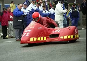 Images Dated 8th January 2018: Geoff Hands & Philip Bridge (Jacobs Yamaha) 1996 Sidecar TT