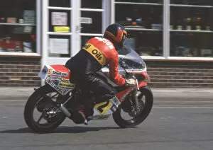 Images Dated 27th April 2022: Geoff Johnson (Yamaha) 1984 Senior TT