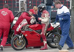 Images Dated 17th May 2021: Geoff Sawyer (Ducatii) 2000 Formula One TT