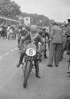 Images Dated 12th January 2022: George Arnold (Velocette) 1950 Junior Clubman TT