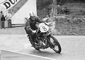 Images Dated 27th September 2018: George Brown (Vincent) 1949 1000 Clubman TT
