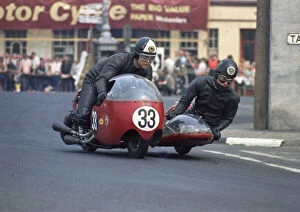 Images Dated 2nd October 2021: George Bye & D Lodge (E.T.Y. Triumph) 1970 500 Sidecar TT