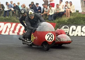 Images Dated 9th February 2022: George Bye & D Lodge (ETY Triumph) 1970 750cc Sidecar TT