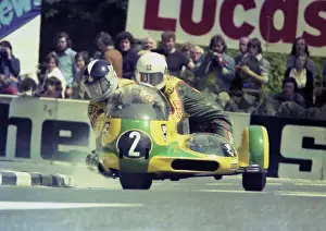 George O Dell & Alan Gosling (May Yamaha) 1976 500 Sidecar TT