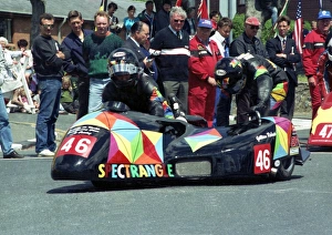 Images Dated 11th January 2018: Geraint Roberts & Gillian Roberts (Derbyshire Kawasaki) 1990 Sidecar TT