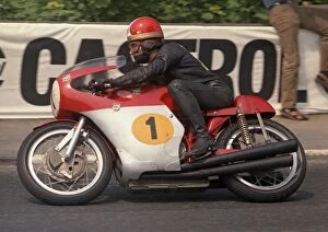 Images Dated 1st July 2011: Giacomo Agostini (MV): 1970 Senior TT