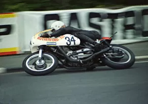 Images Dated 12th October 2018: Going down! Bob Steele (Rutherford Norton) 1974 Formula 750 TT