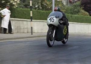 1970 Senior Tt Collection: Gordon Daniels (Matchless) on Quarter Bridge Road