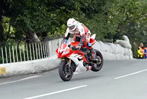 Images Dated 1st September 2009: Gordon Donaghy (Yamaha) 2009 Newcomers Manx Grand Prix