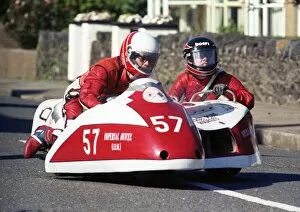 Images Dated 11th January 2018: Gordon Jones & Julie Jones (Derbyshire Yamaha) 1990 Sidecar TT