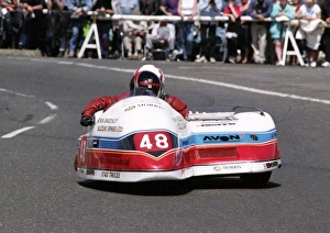 Images Dated 27th December 2017: Gordon Jones & Julie Jones (Shelbourne) 1993 Sidecar TT