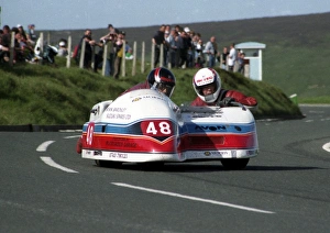 Images Dated 27th December 2017: Gordon Jones & Julie Jones (Shelbourne) 1993 Sidecar TT