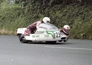 Images Dated 21st August 2020: Goronwy Davies & Elfed Davies (Yamaha) 1983 Sidecar TT