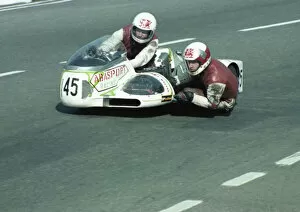 Images Dated 19th August 2020: Goronwy Davies & Elfred Davies (Yamaha) 1981 Sidecar TT