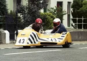 Images Dated 18th October 2017: Goronwy Davies & Peter Smethurst (Yamaha) 1989 Sidecar TT