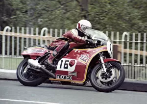 Images Dated 26th May 2021: Graeme Crosby (Suzuki) 1980 Classic TT
