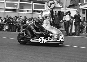 Images Dated 16th January 2020: Graham Hilditch & Vince Biggs (Yamaha) 1977 Sidecar TT