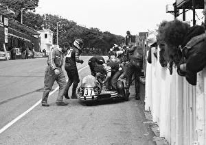 Images Dated 16th January 2020: Graham Hilditch & Vince Biggs (Yamaha) 1977 Sidecar TT