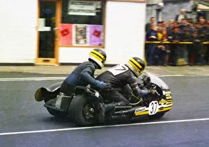 Images Dated 16th January 2020: Graham Hilditch & Vince Biggs (Yamaha) 1977 Sidecar TT