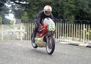 Images Dated 2nd April 2022: Graham Hurst (Yamaha) 1971 Lightweight Manx Grand Prix
