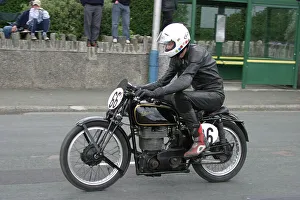 Velocette Collection: Grahame Rhodes Velocette 2004 TT Parade Lap