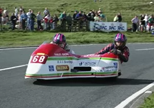 Carl Kirwin Gallery: Greg Lambert & Carl Kirwin (Shelbourne Yamaha) 1993 Sidecar TT