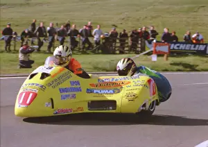 Greg Lambert & Leigh Aubrey (Windle Yamaha) 1999 Sidecar TT
