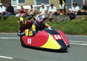 Images Dated 24th November 2017: Guy Lowe & Barry Pepperell (Shelbourne Yamaha) 2002 Sidecar TT