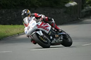Images Dated 4th June 2007: Guy Martin at Sulby Bridge; 2007 Superbike TT