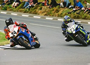 Images Dated 11th August 2018: Guy Martin (Suzuki) and Jim Hodson (Suzuki) 2004 Formula One TT