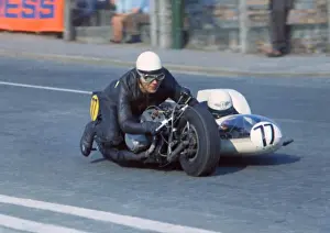 Hans Peters & Peter Rutterford (Kawasaki) 1969 750 Sidecar TT