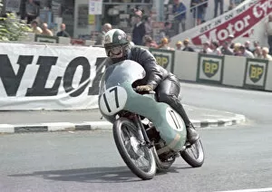 Images Dated 10th January 2021: Harold Cosgrove (Itom) 1967 50cc TT