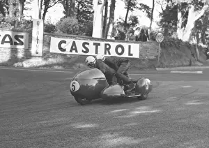 Heinz Luthringhauser & Geoff Hughes (BMW) 1968 Sidecar TT