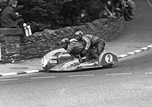 Images Dated 13th August 2016: Heinz Luthringhauser & Herman Hahn (BMW) 1974 750 Sidecar TT