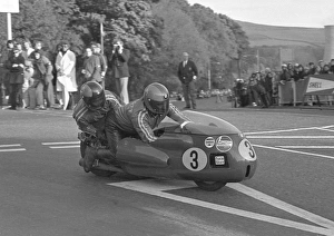 Images Dated 23rd September 2013: Heinz Luthringhauser / Hermann Hahn (BMW) 1973 750 Sidecar TT