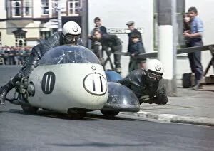 Images Dated 10th February 2022: Heinz Luthringhauser & Josef Huber (BMW) 1967 Sidecar TT
