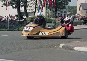 Images Dated 5th April 2020: Helmut Lunemann & Mike Cain (Yamaha) 1986 Sidecar TT