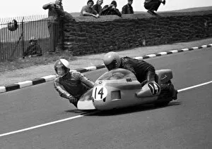 Images Dated 8th February 2017: Helmut Schilling & Francis Knights (BMW) 1975 500cc Sidecar TT