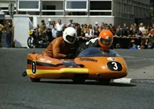 Images Dated 11th March 2018: Helmut Schilling & Rainer Gundel (Aro) 1976 500 Sidecar TT