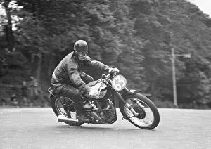 Images Dated 8th October 2021: Herbert Addie (Norton) 1949 Senior TT