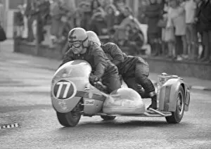 Images Dated 31st December 2021: Bill Hodgkins & John Parkins (Guhn Norton) 1972 500 Sidecar TT