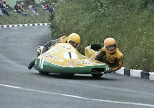 Images Dated 17th September 2020: Bill Hodgkins & John Parkins (Joe Francis Yamaha) 1978 Sidecar TT