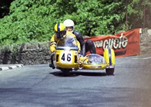 Images Dated 13th October 2018: Bill Hodgkins & Peter Sales (Joe Francis Norton) 1974 500 Sidecar TT TT