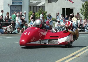Images Dated 25th April 2021: Bill Hodgkins & Sean Collister (Windle) 1993 Sidecar TT