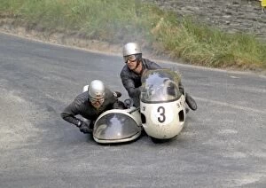 Images Dated 15th September 2011: Horst Owesle and Julius Kremer at Governors Bridge: 1970 500 Sidecar TT