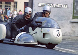 Horst Owesle & Julius Kremer (Munch URS) 1970 500 Sidecar TT